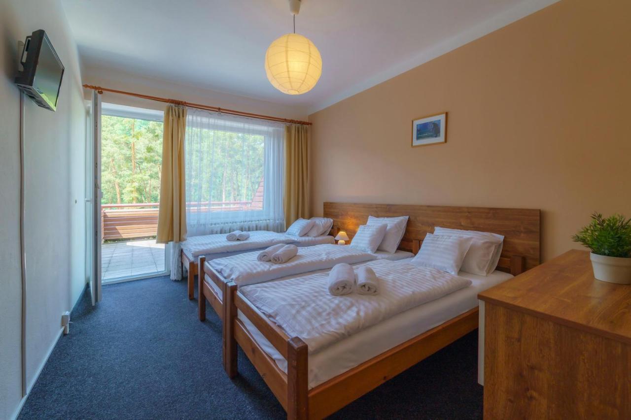 Hotel Hladina - výborné pro firemní akce Nebrich Esterno foto