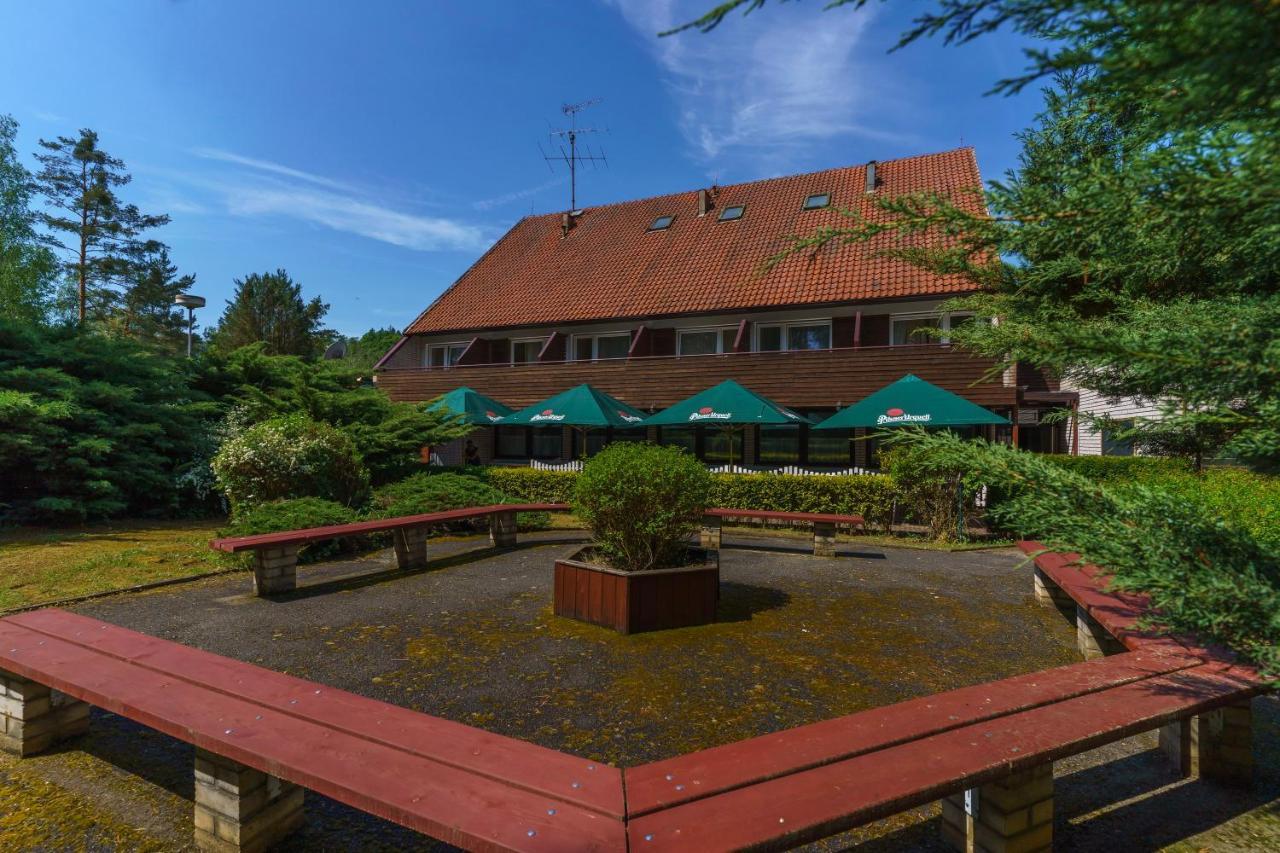 Hotel Hladina - výborné pro firemní akce Nebrich Esterno foto