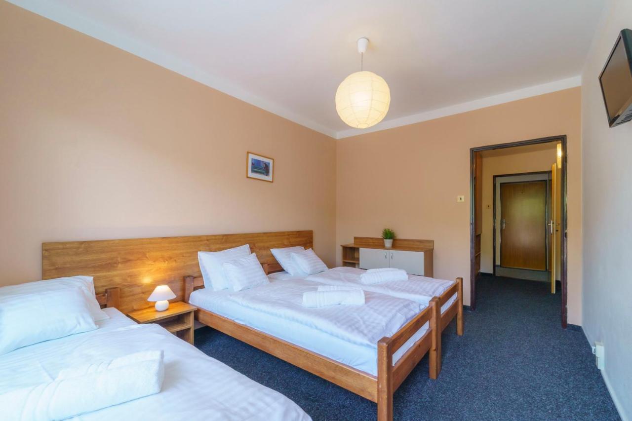 Hotel Hladina - výborné pro firemní akce Nebrich Esterno foto