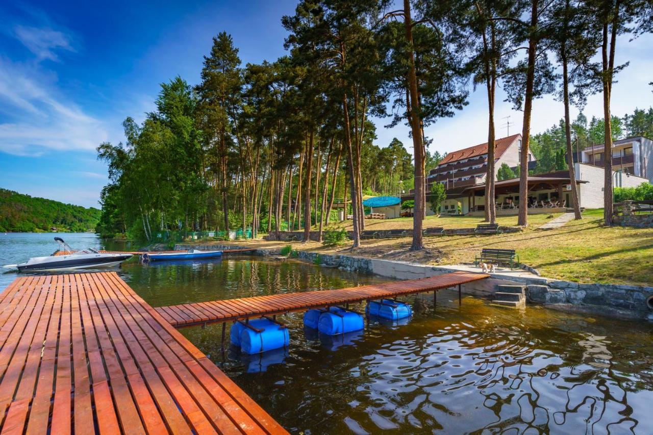 Hotel Hladina - výborné pro firemní akce Nebrich Esterno foto